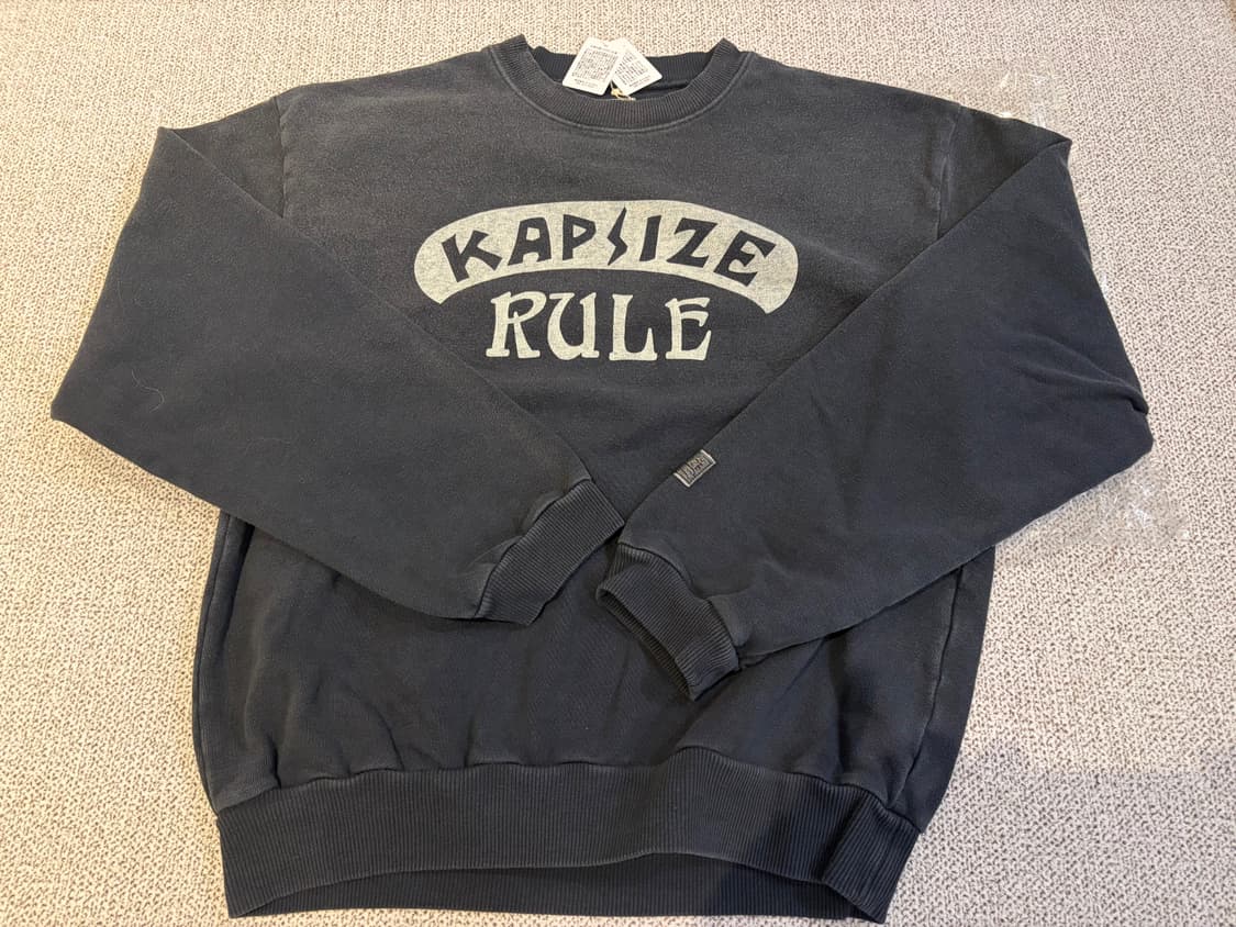 캐피탈 KAPSIZE RULE 3사이즈 맨투맨 판매합니다 상품이미지1