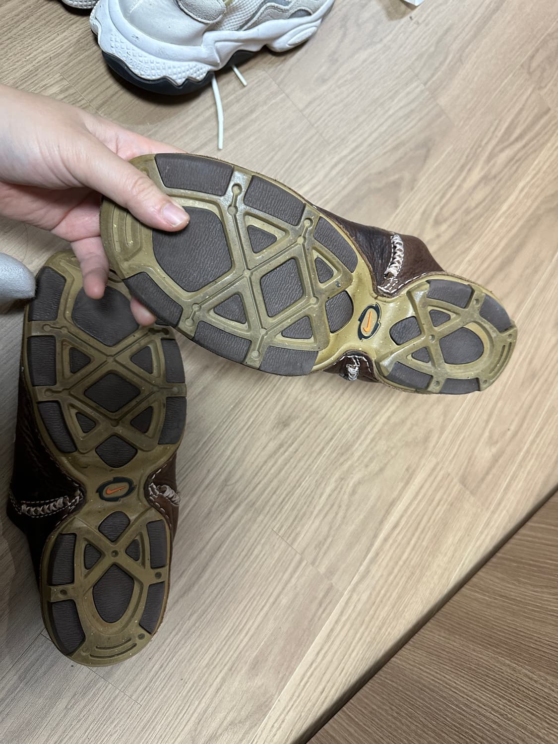 나이키 컨시던트 뮬  상품이미지4