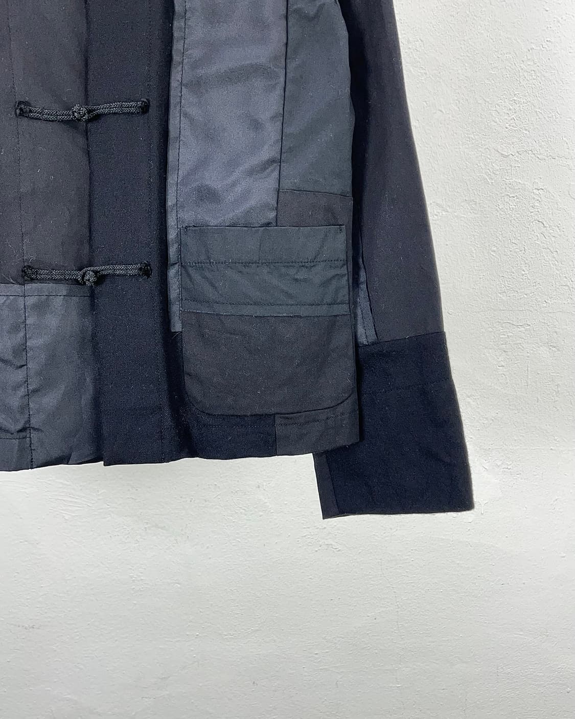 꼼데가르송 블랙 18fw 블랙 패치워크 차이니즈 쿵푸 카라 자켓 상품이미지5