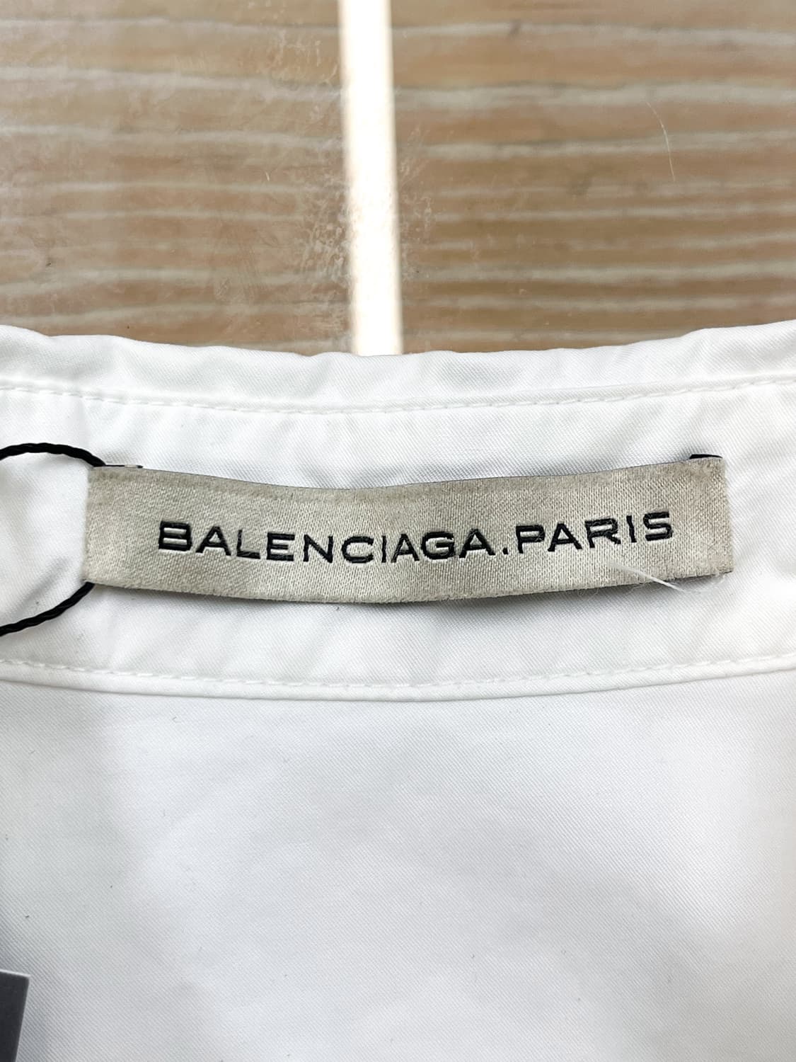 발렌시아가 10s/s 슬리브리스 랩 셔츠 상품이미지5