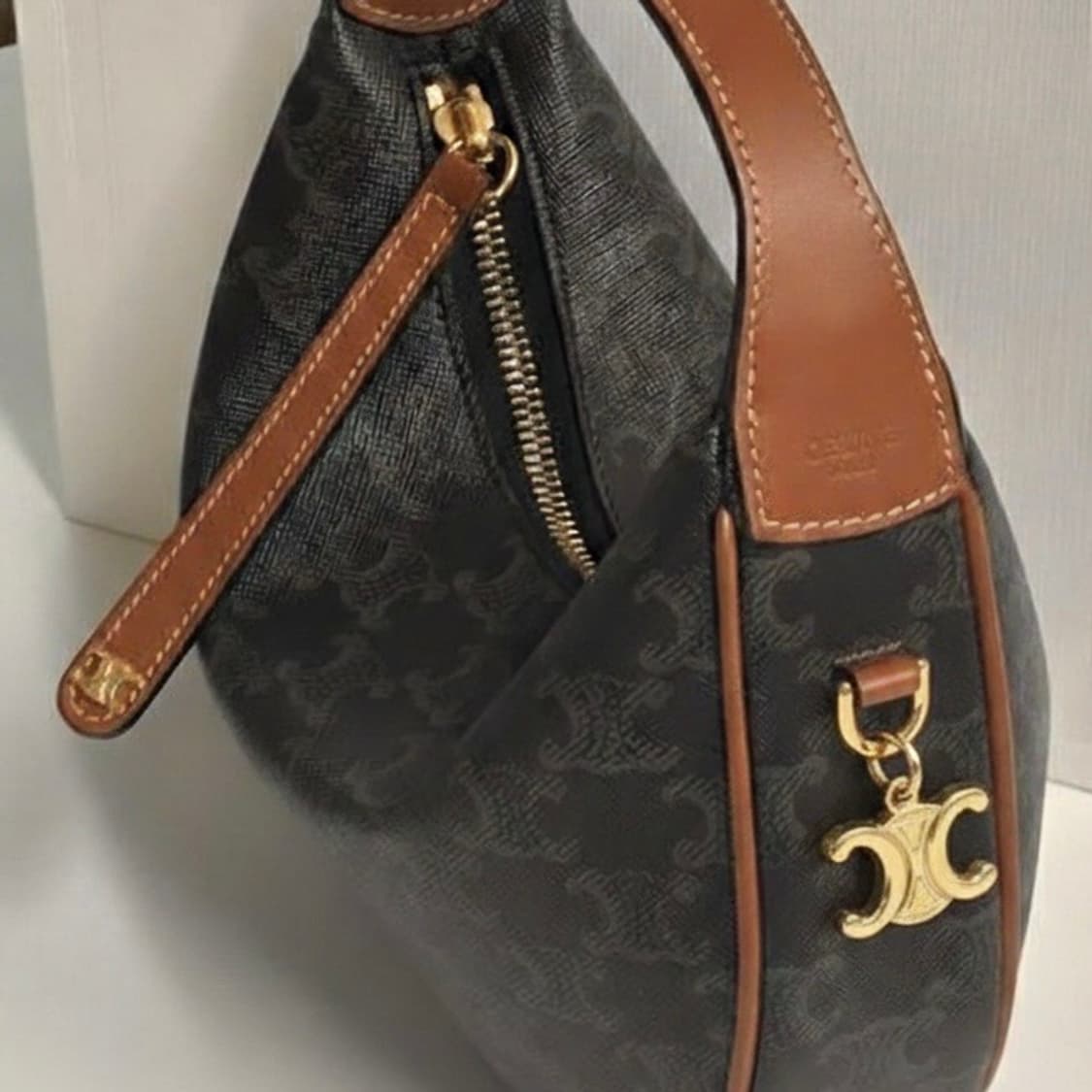 셀린느 트리옹프 키링 상품이미지1