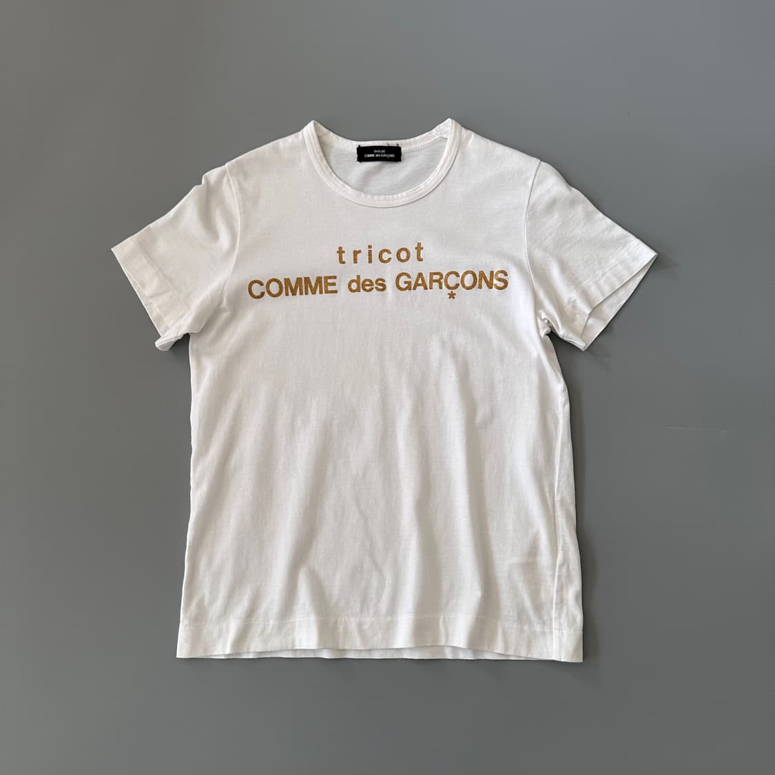 트리콧꼼데가르송 comme des garcons 로고 반팔 티셔츠 상품이미지2