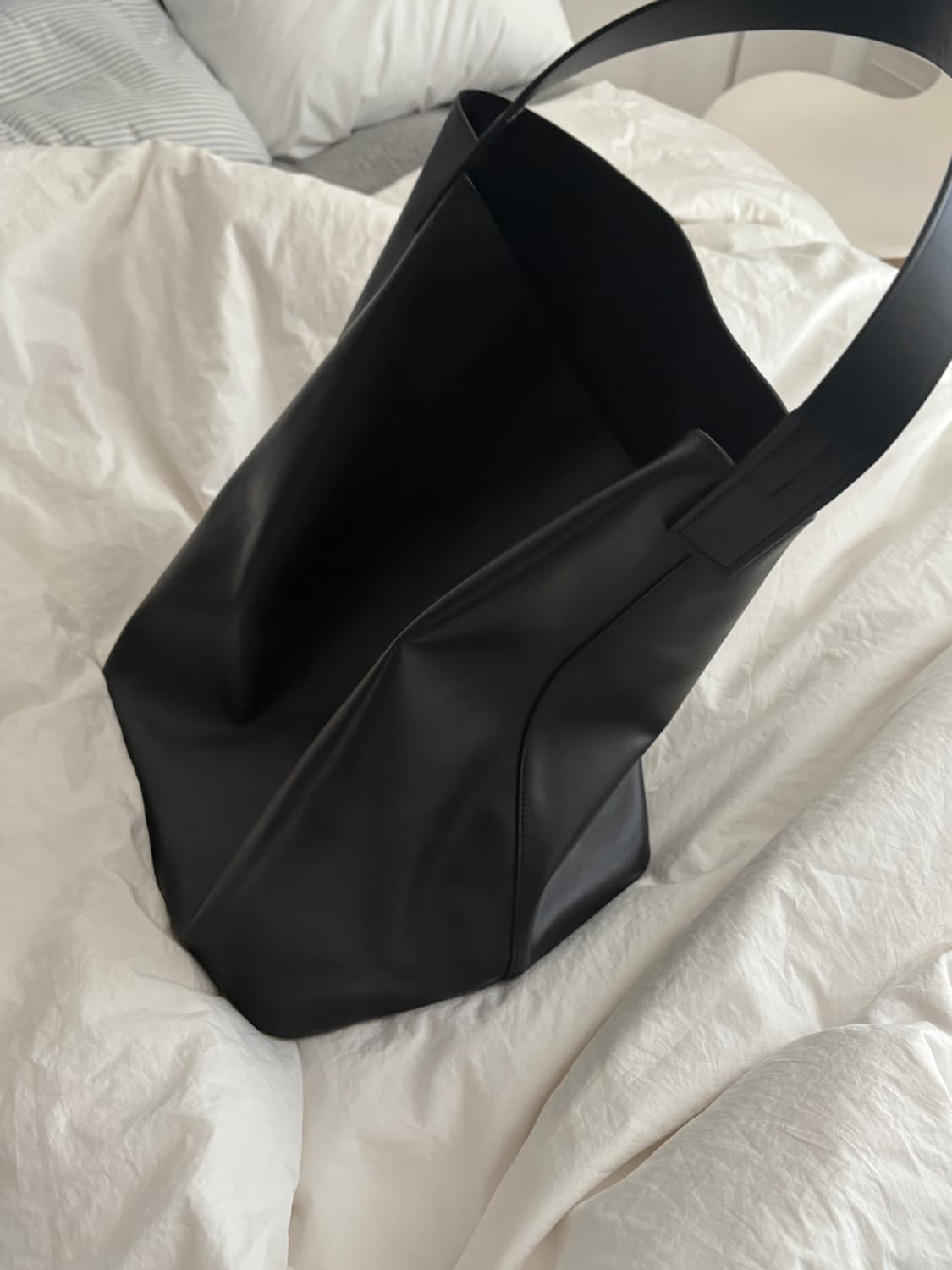 오라리 25ss 레더 빅 숄더 백 aeta 상품이미지3