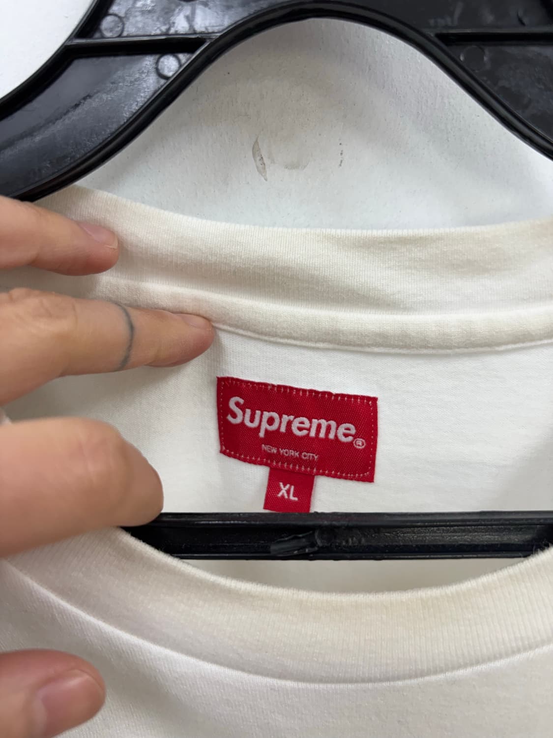 슈프림 스몰로고 반팔티 상품이미지3