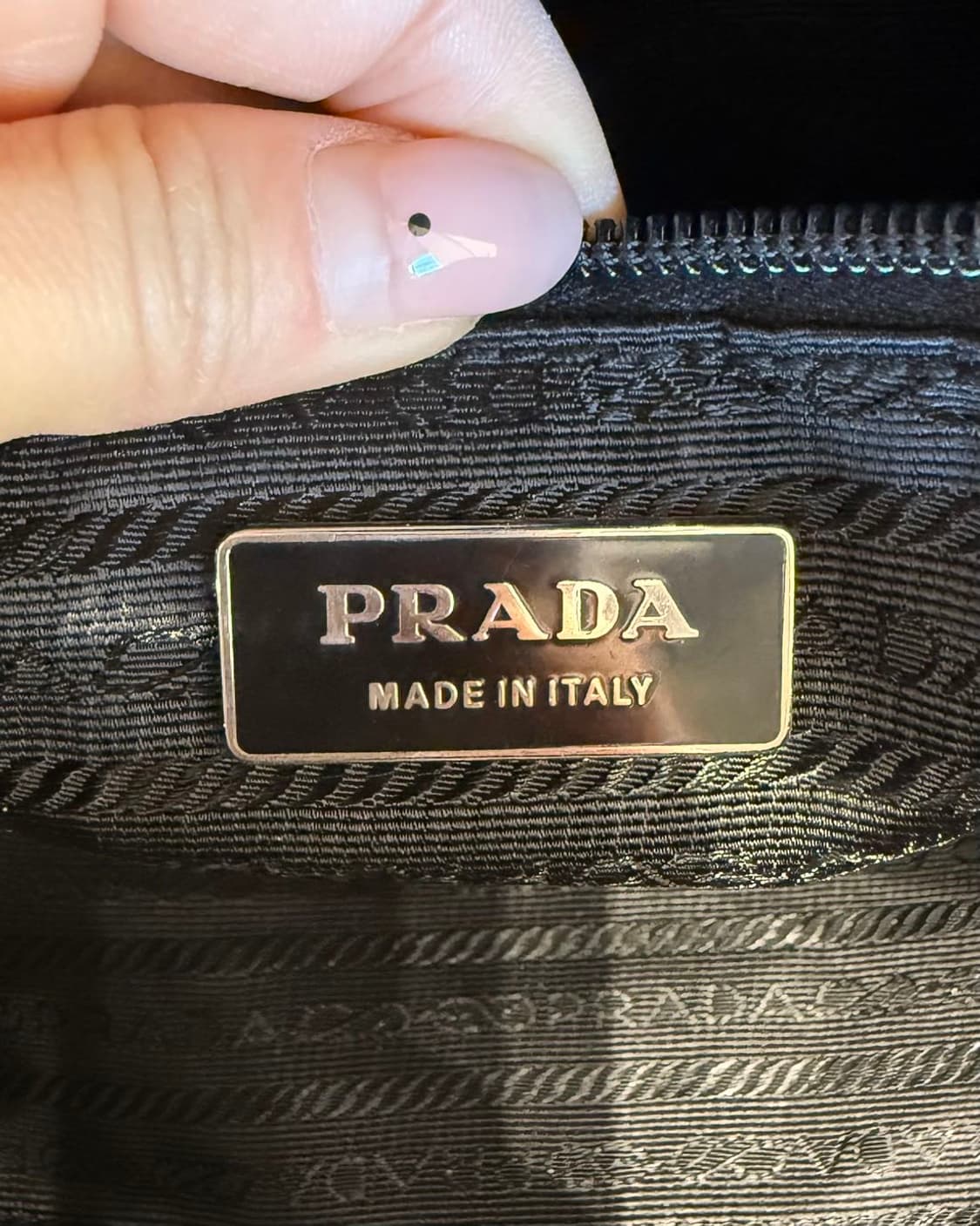 프라다 블랙 비텔로 드라이브 볼링백  상품이미지8