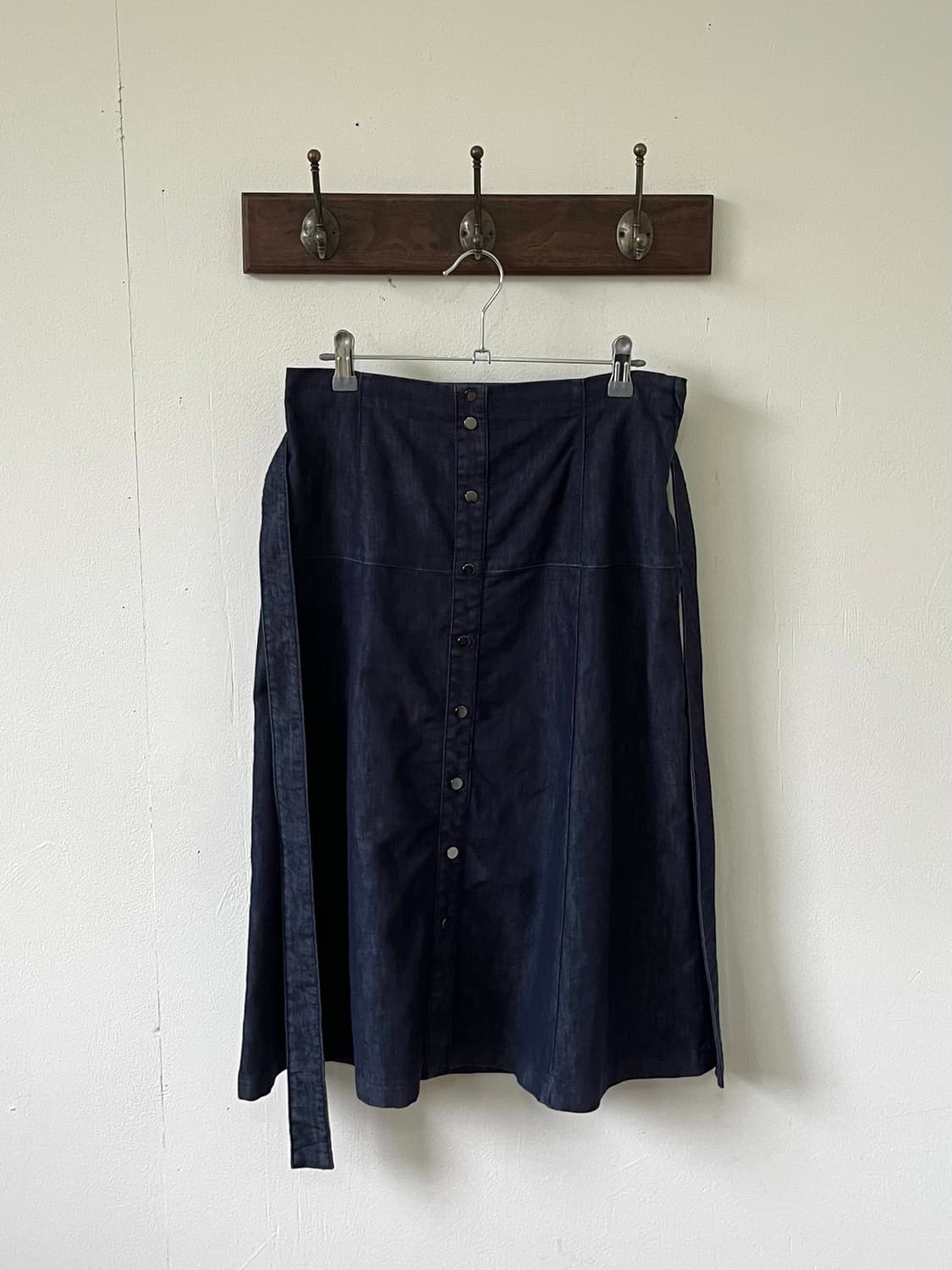 ALMAENROSE 페이크 버튼 데님 스커트 상품이미지1