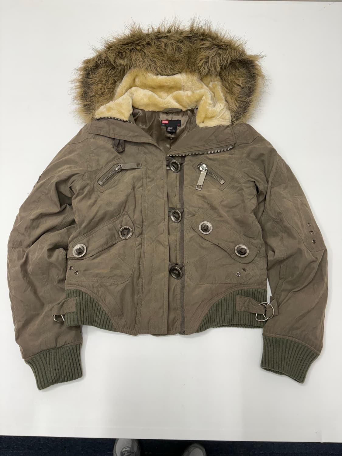 디젤 00s 퍼 후디 크롭자켓 상품이미지1