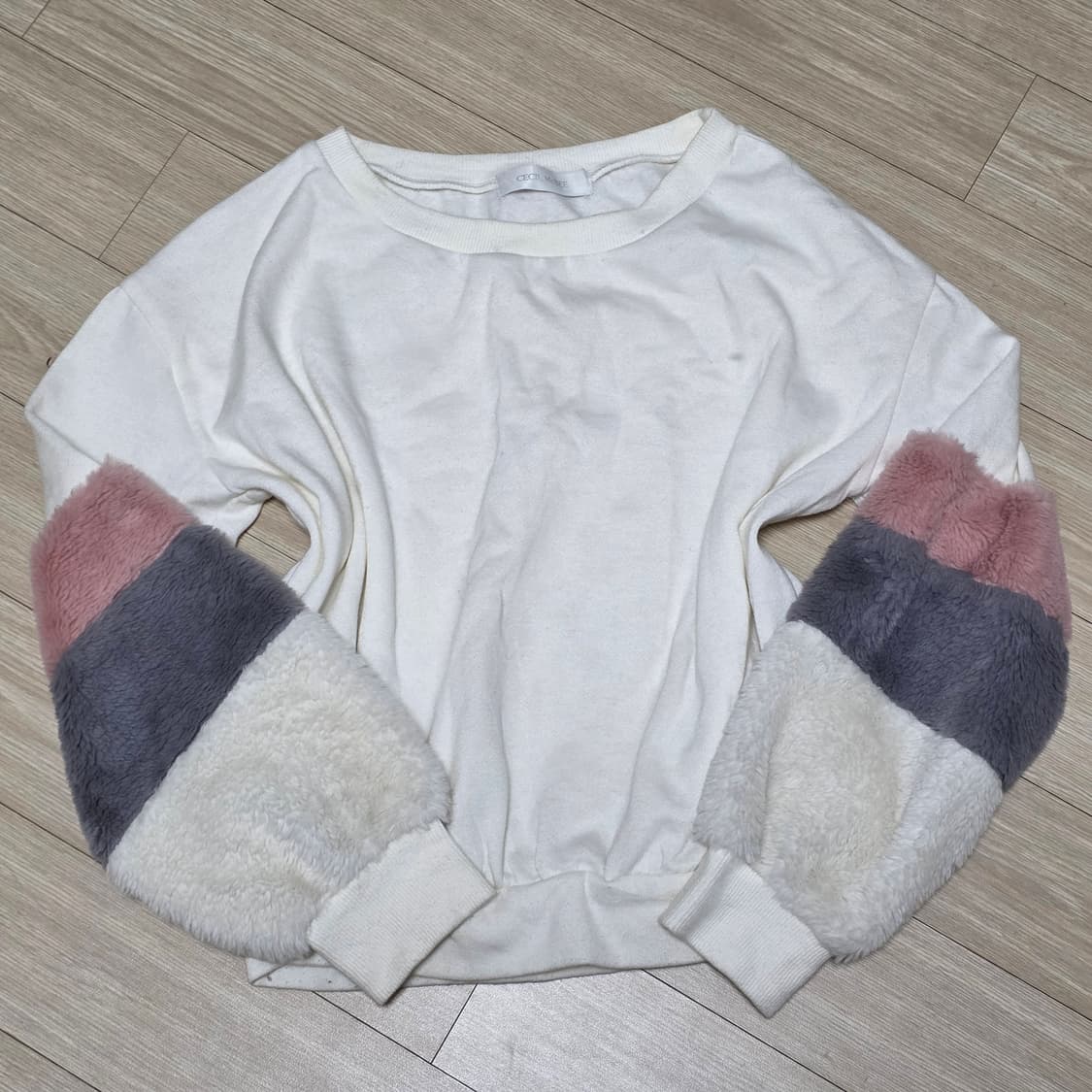 세실맥비 일본빈티지)화이트 오네히메갸루st 양지뢰 퍼프 퍼 소매 맨투맨 상품이미지1