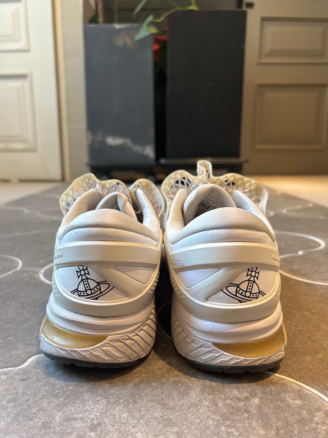 아식스x비비안웨스트우드 콜라보 젤 카야노 상품이미지6