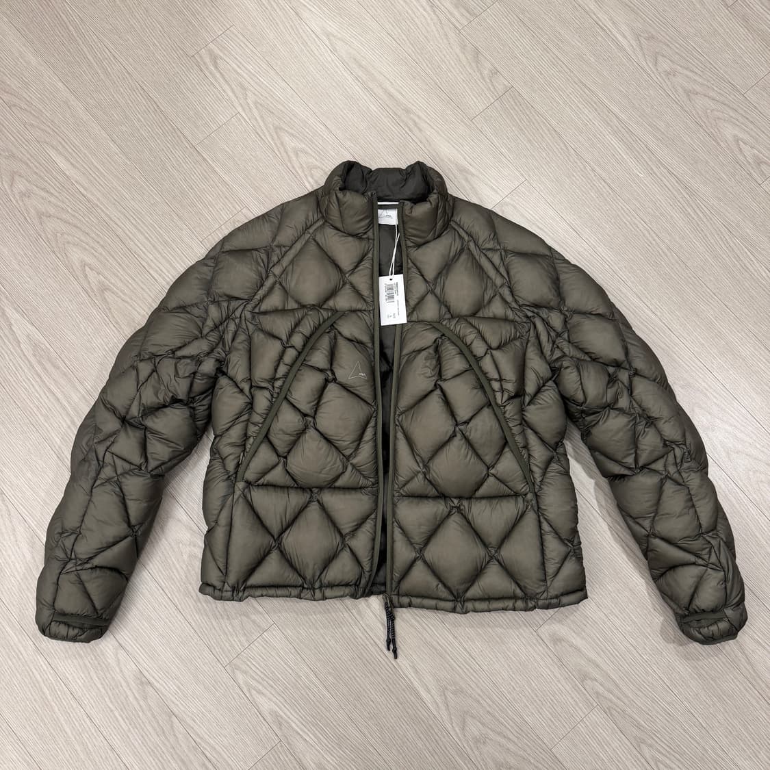 [L] 로아 하이킹 라이트 다운 자켓 다크 그린 새상품 상품이미지1