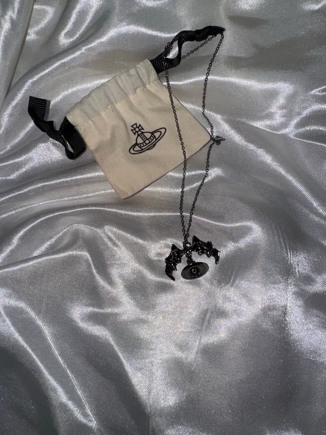 Vivienne westwood batwing orb necklace  상품이미지5