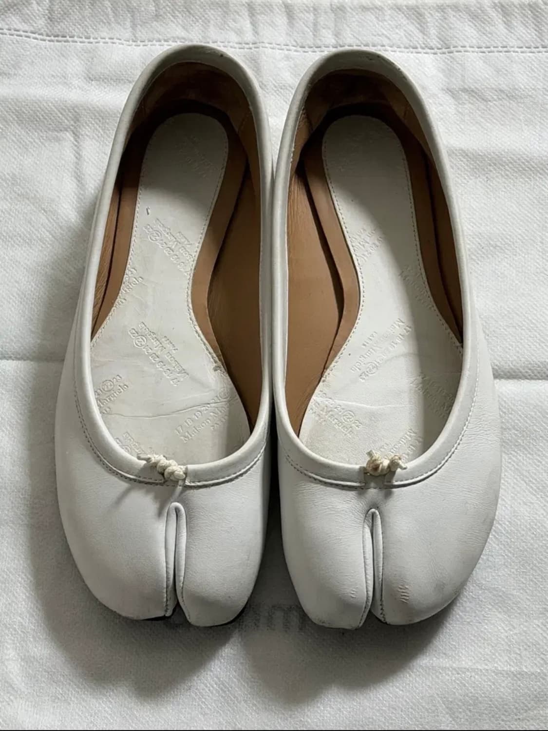 마르지엘라 타비 플랫 화이트 상품이미지1