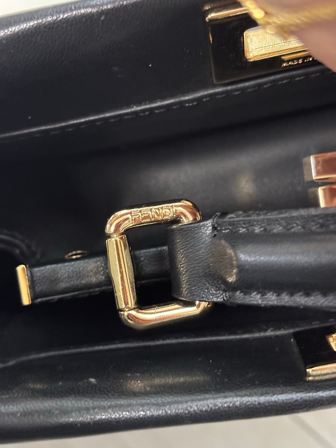 🖤 FENDI 펜디 피카부 미니 블랙 금장 토트백 🖤 상품이미지4