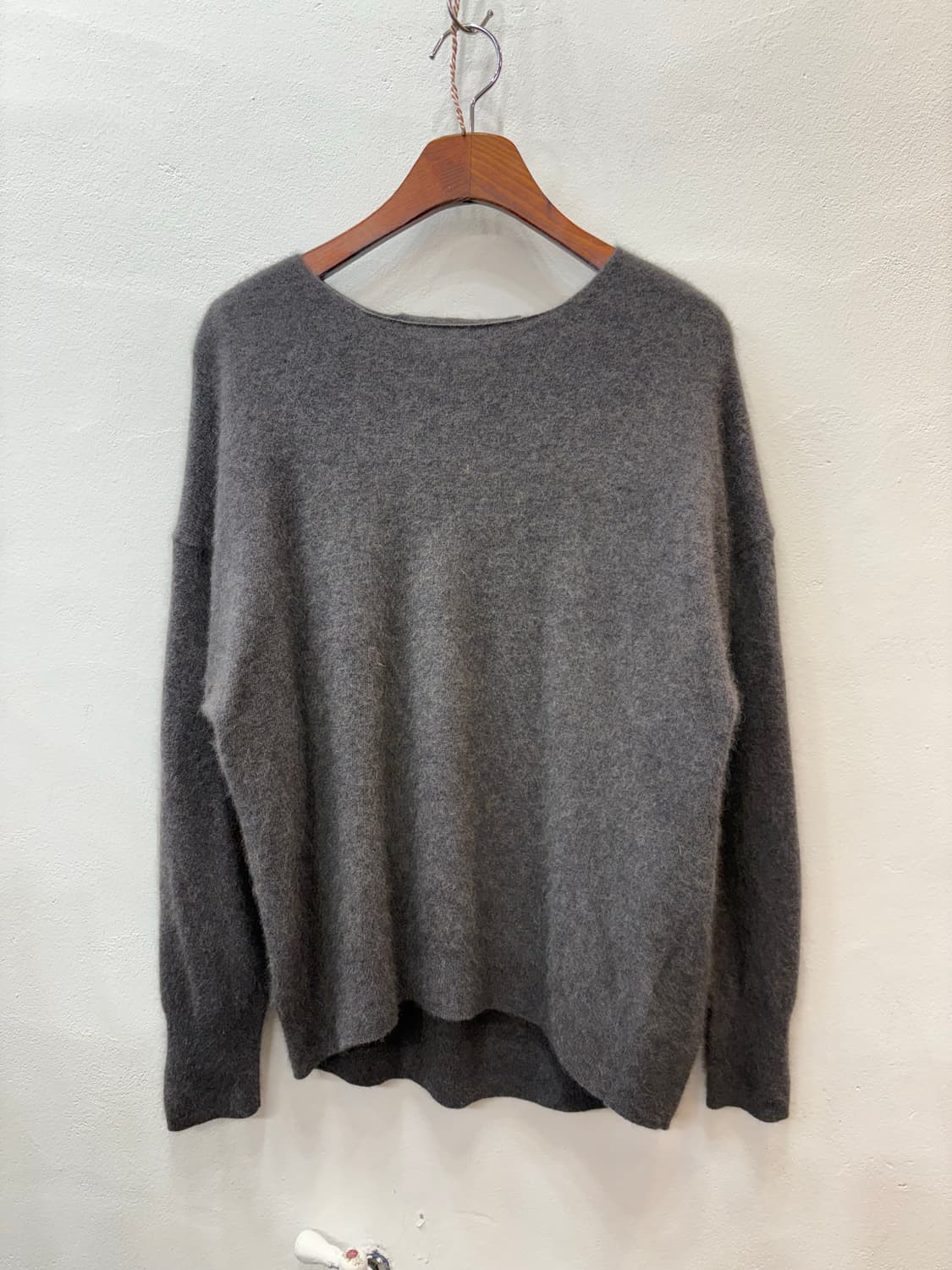 그레이 라쿤혼방니트 상품이미지1