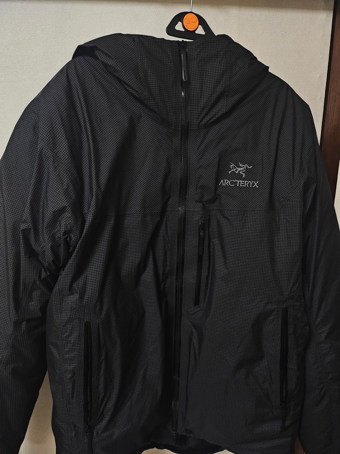 아크테릭스 알파 라이트 웨이트 패딩 블랙 L 상품이미지1