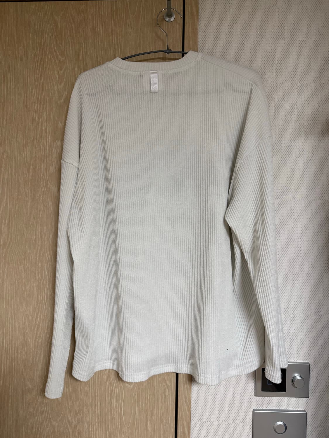 (상태 좋음 M) 노매뉴얼 화이트 니트 롱슬리브 S.N.A 상품이미지2