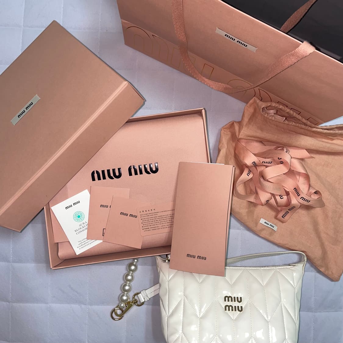 (풀박가격!!)미우미우 스피릿 마테라쎄 시레 미니백 화이트 가방 상품이미지1