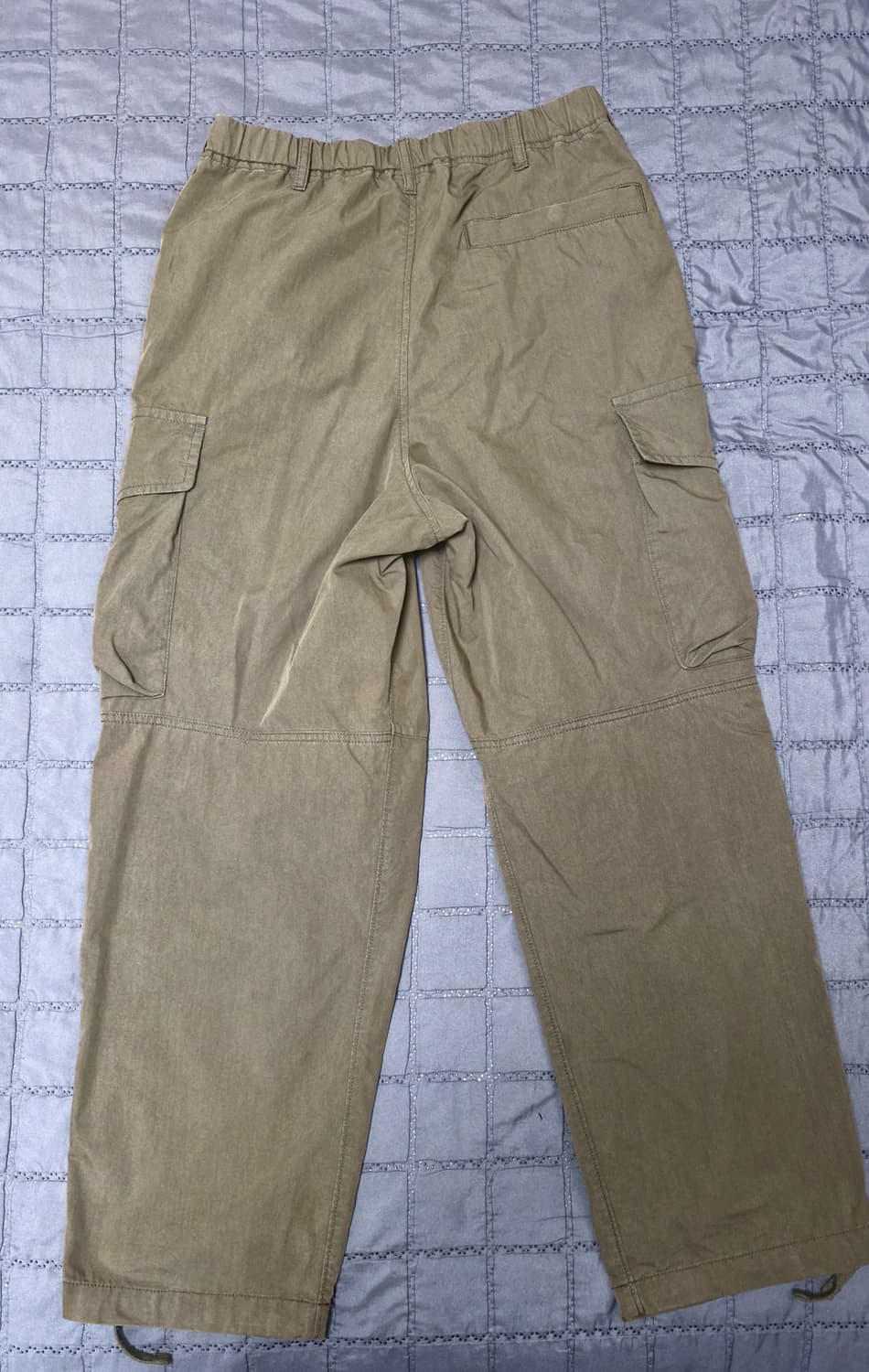 유니클로 U 와이드핏 파라슈트 카고팬츠 카키 상품이미지3