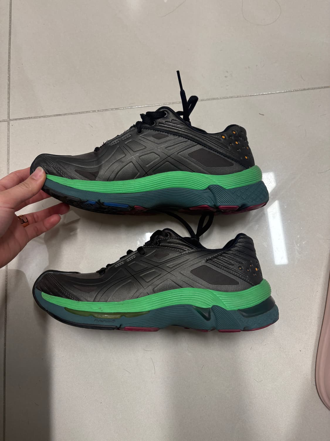 키코코스타디노브 x 아식스 젤 테서렉트 건메탈  235Size 상품이미지1