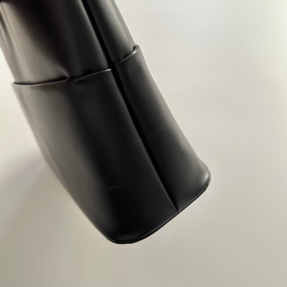 이세이미야케 im product 가죽 토트백 상품이미지3