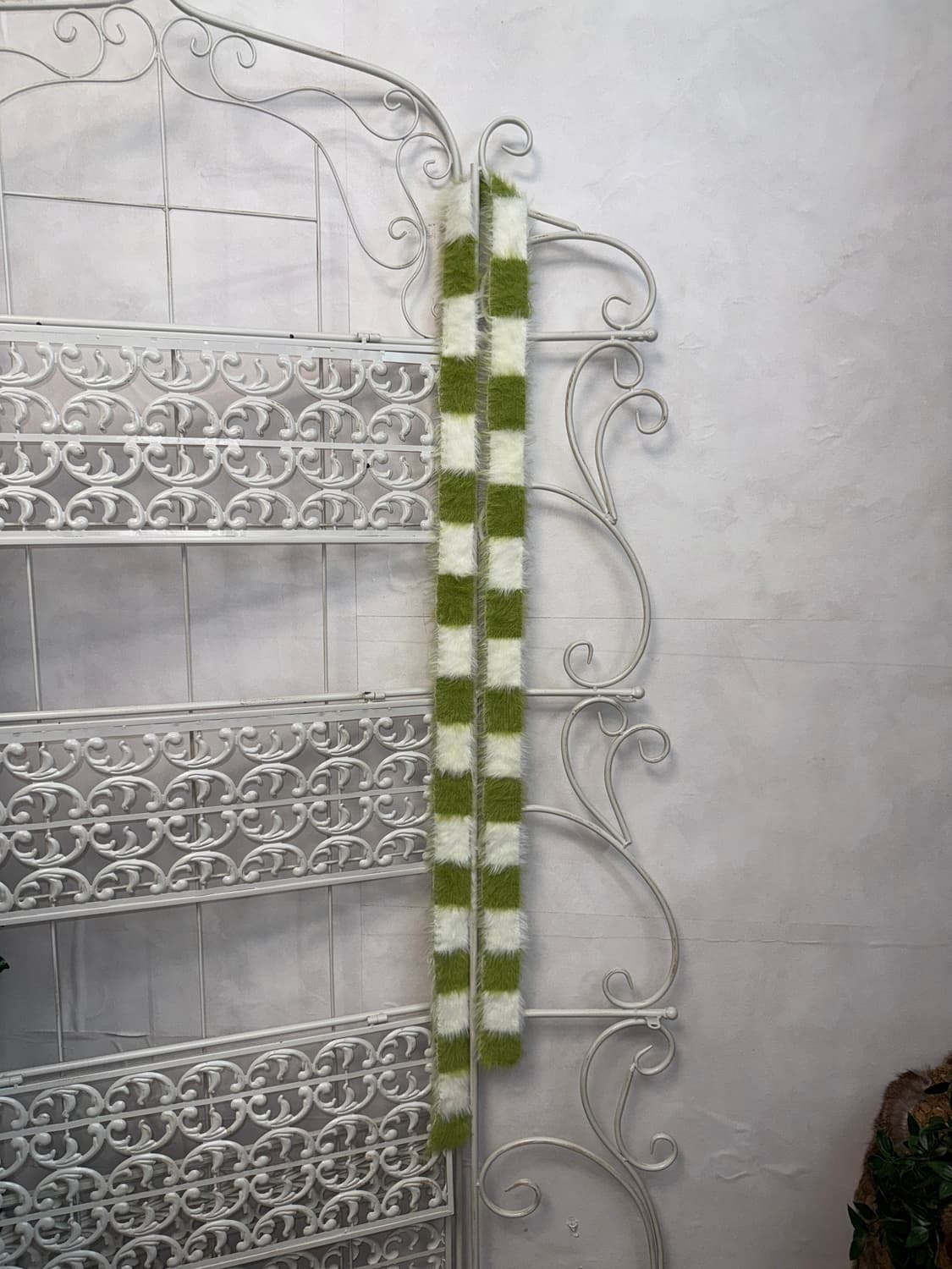 Green white stripe fur knit muffler 상품이미지3