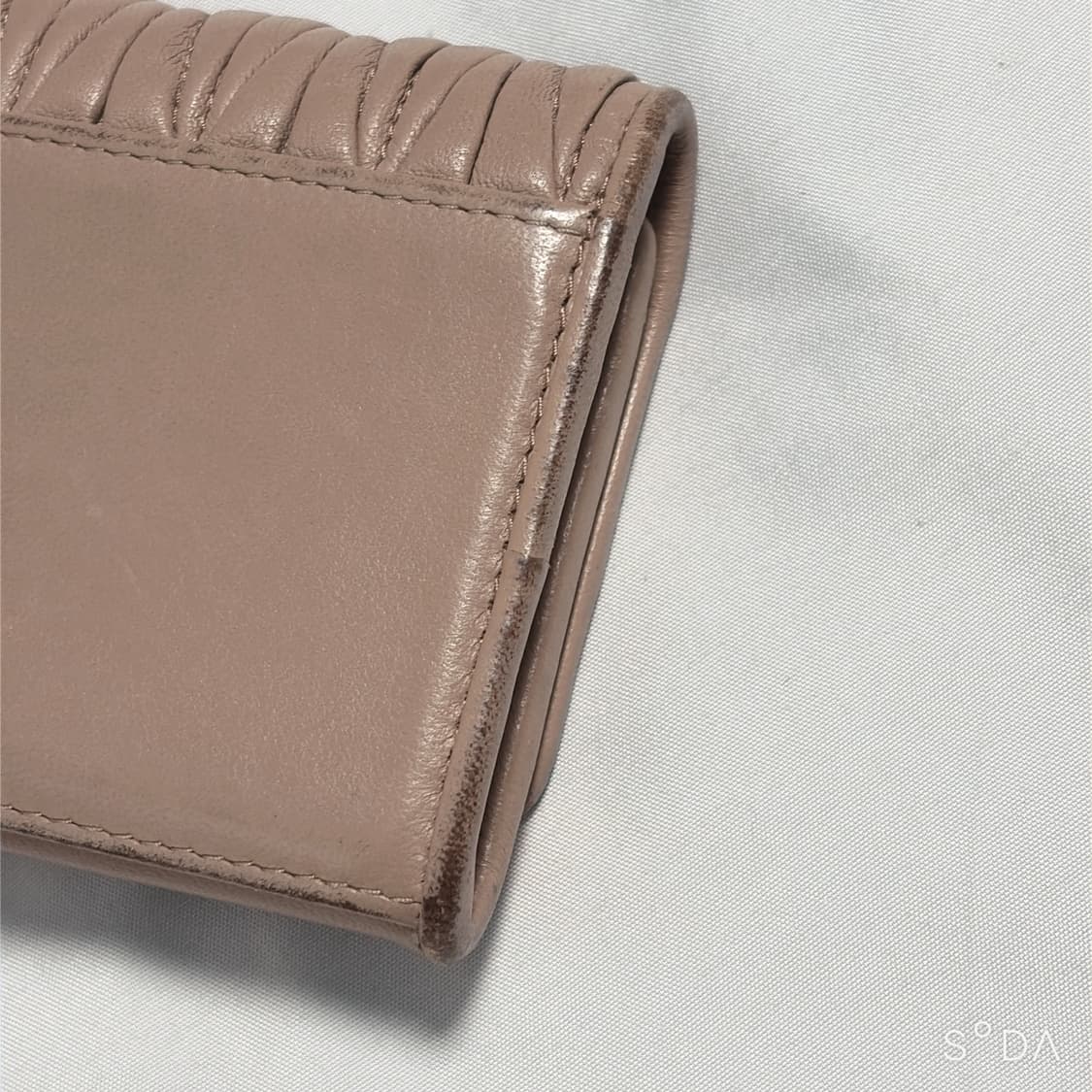 미우미우 마테라쎄 반지갑 상품이미지5