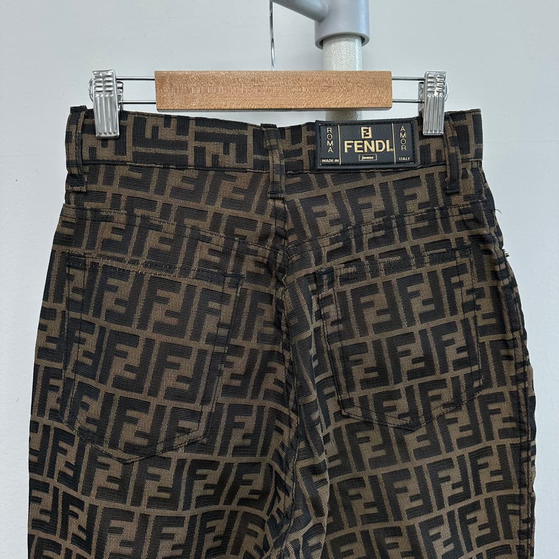 펜디 주카 로고 팬츠 상품이미지6