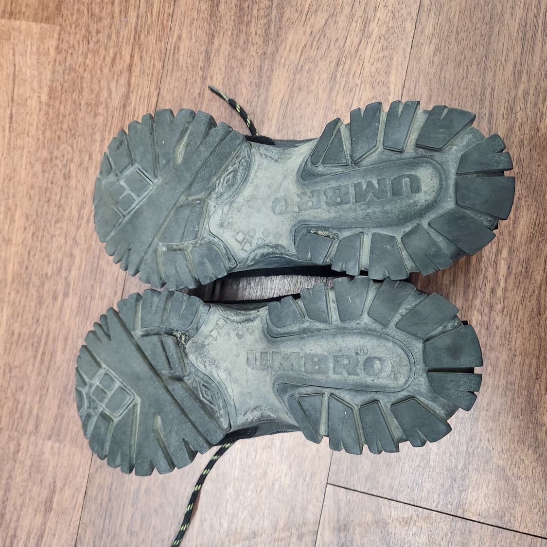 엄브로 범피 코듀라 운동화 US6.5(245) 상품이미지6