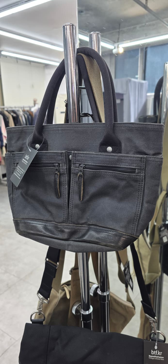 포터 porter 블랙캔버스 손가방 상품이미지1