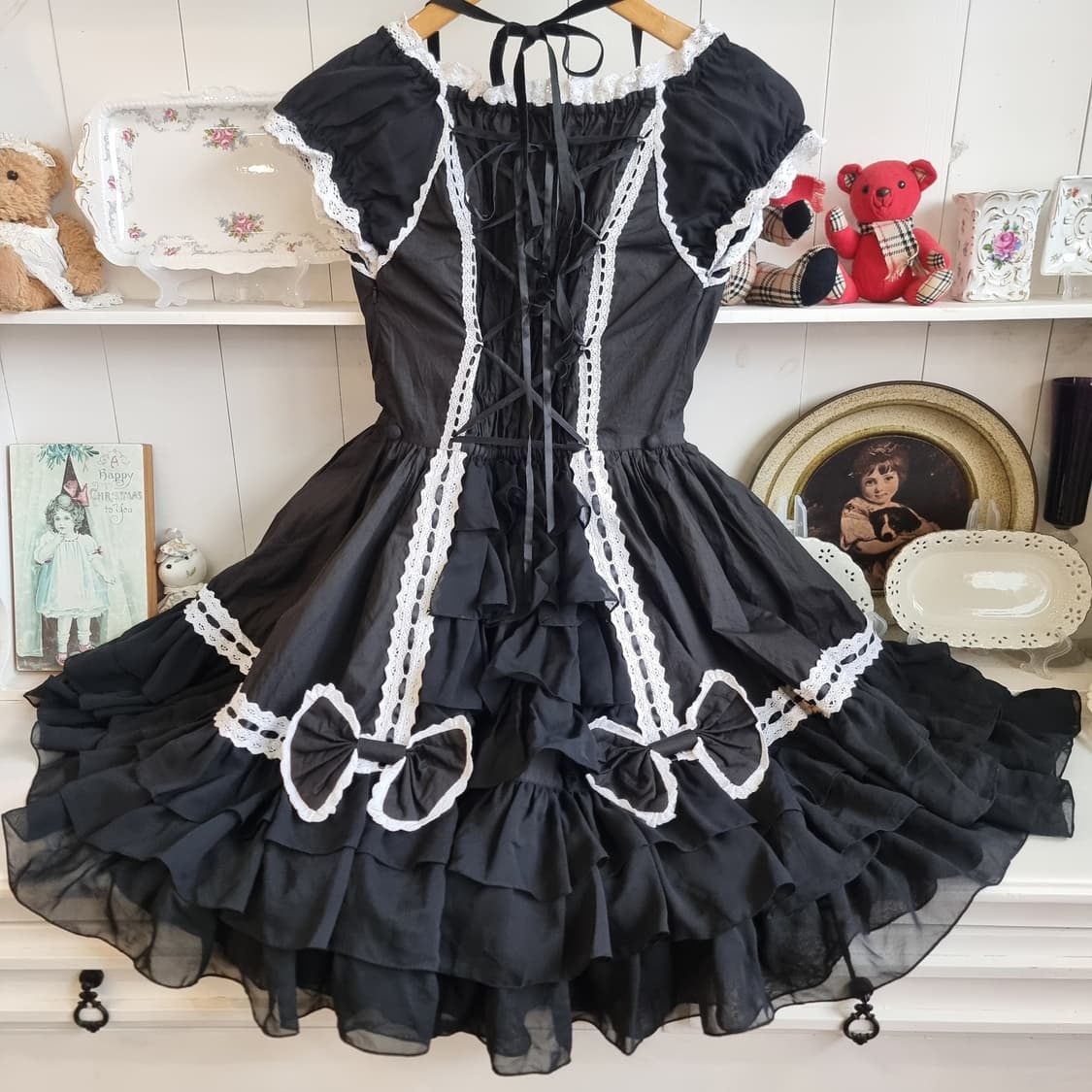 AND ROMEO 블랙화이트 프릴 리본 원피스 상품이미지3