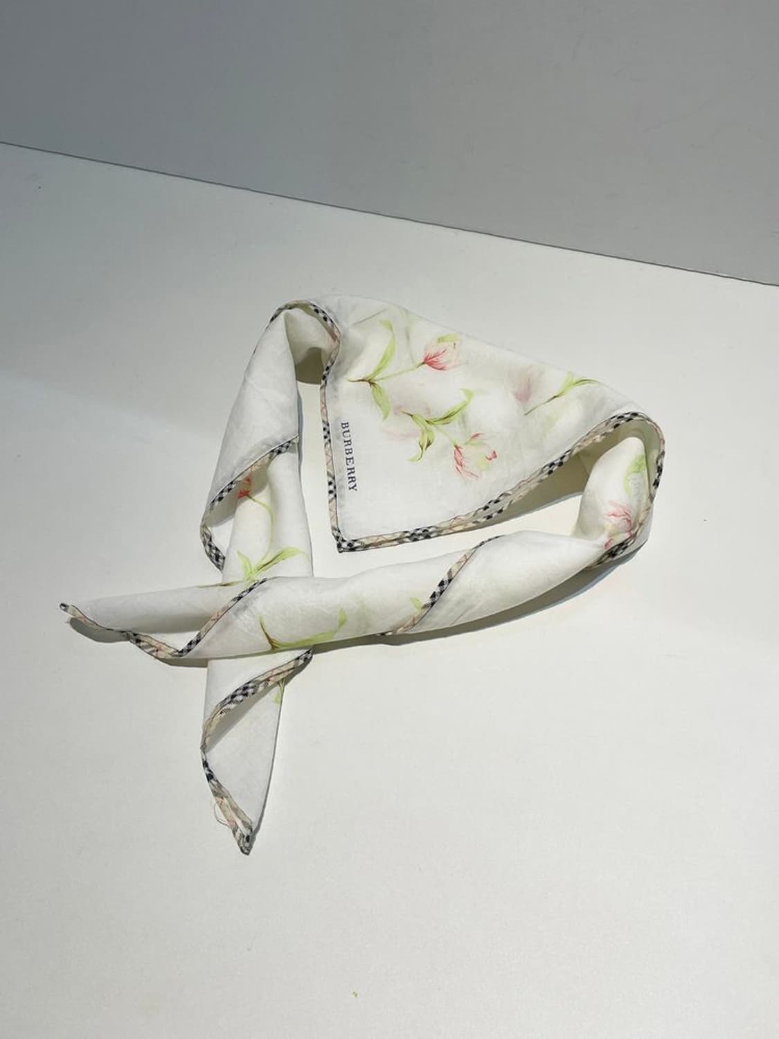 버버리 00s 시그니처 재팬 플라워 쁘띠 반다나 손수건 A1219 상품이미지1