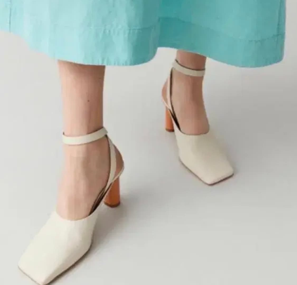 코스 COS 아이보리 색 베이지 스트랩 힐 상품이미지4