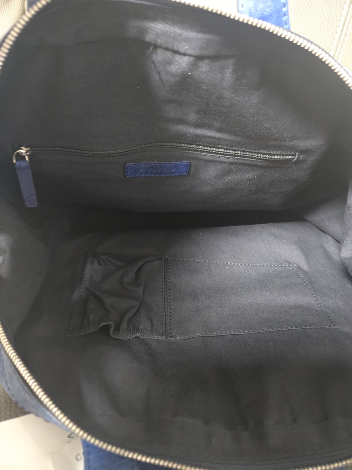 지방시 나이팅게일 로얄블루 2웨이백 미디움 상품이미지4