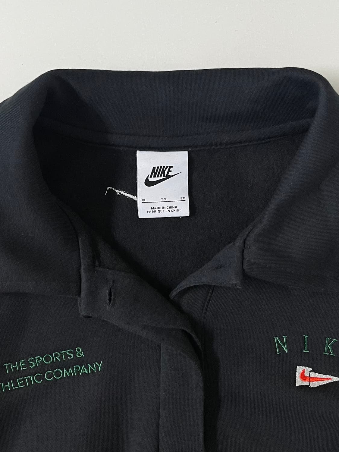 XL) 나이키 한정 크롭 폴로 맨투맨 블랙 상품이미지4