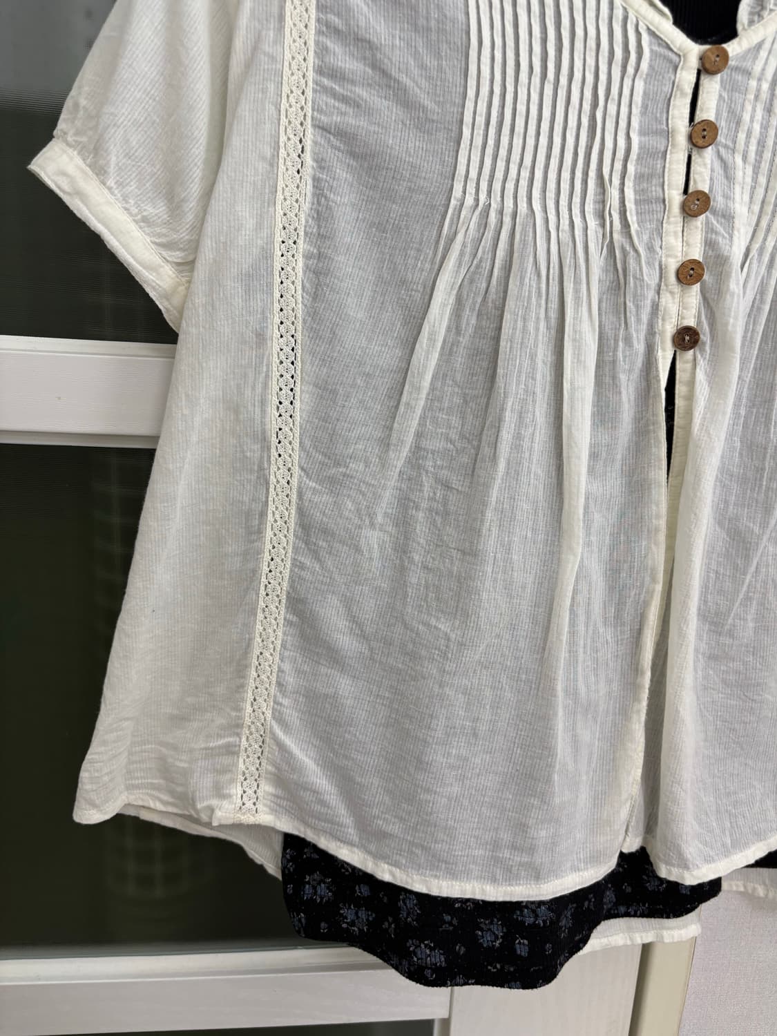 아이보리 잔 스트라이프 블라우스 상품이미지3