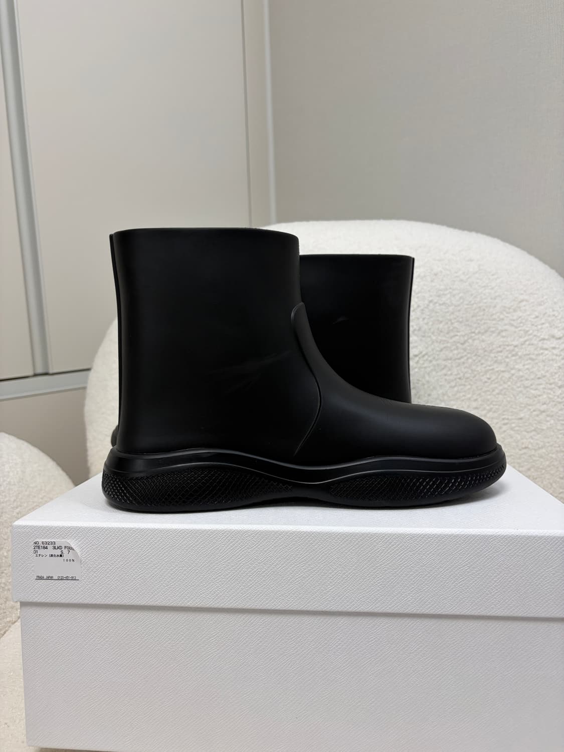 프라다 삼각 로고 러버 레인부츠 블랙 7사이즈 상품이미지4