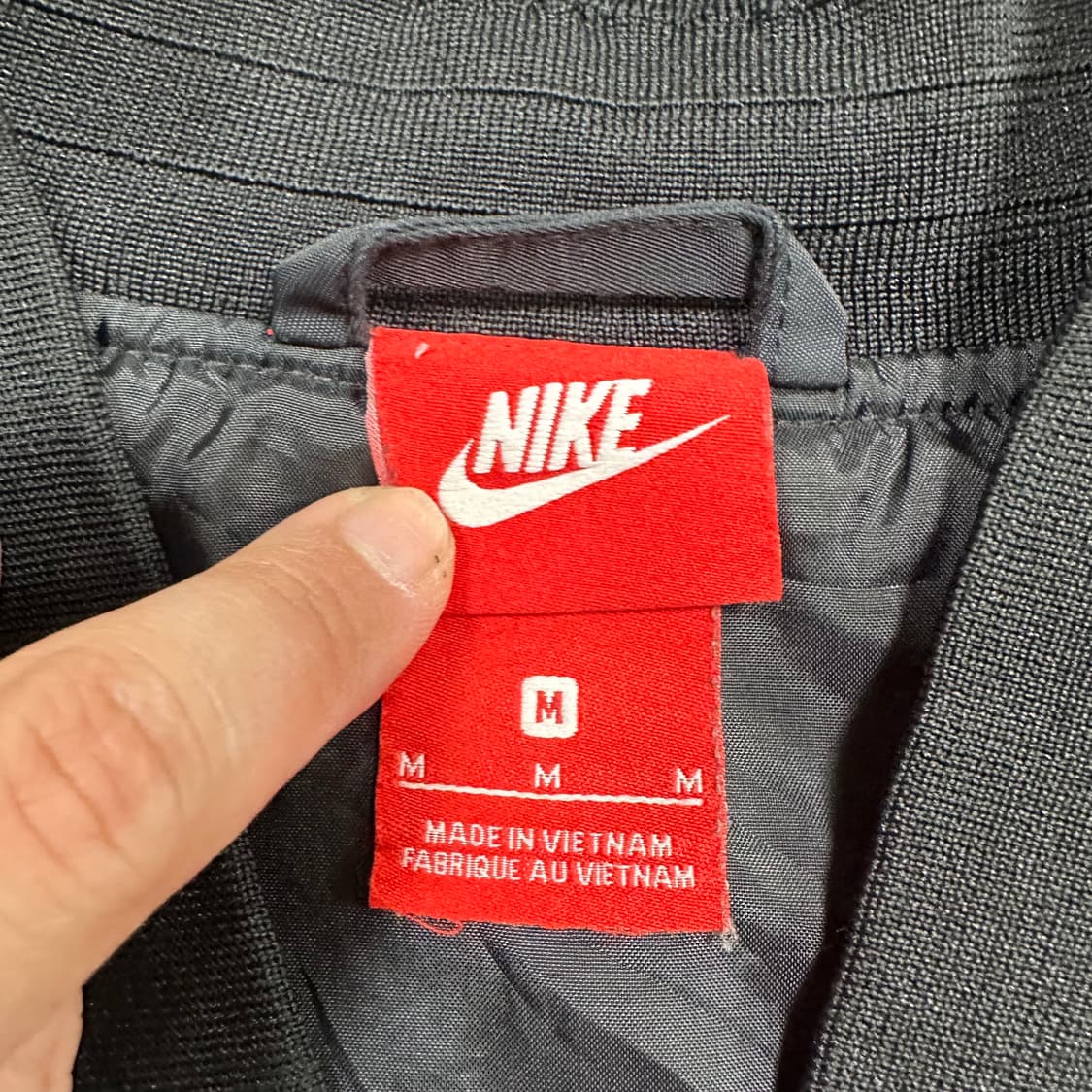 ✨ (바배) 나이키 블랙 봄버 자켓 상품이미지4