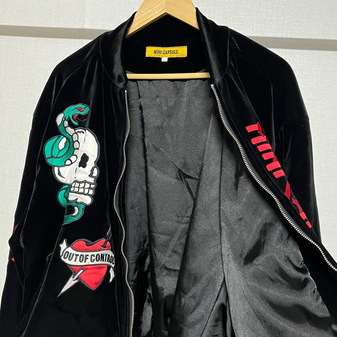 MINICAPSULE 벨벳 블랙 스컬 자켓 S 상품이미지8