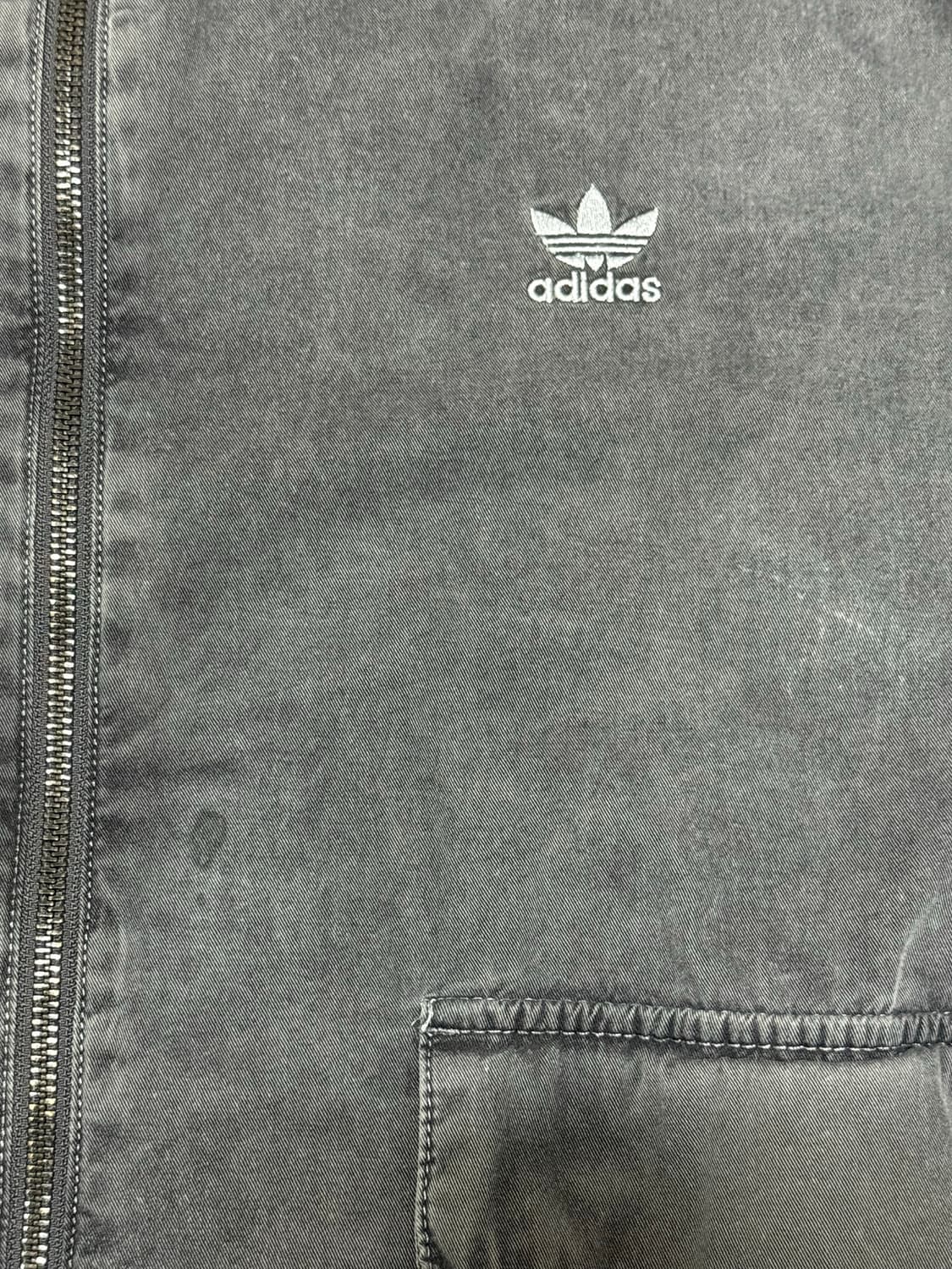 아디다스 아딜레늄2 워시드 봄버 자켓 L 사이즈 판매합니다. 상품이미지4