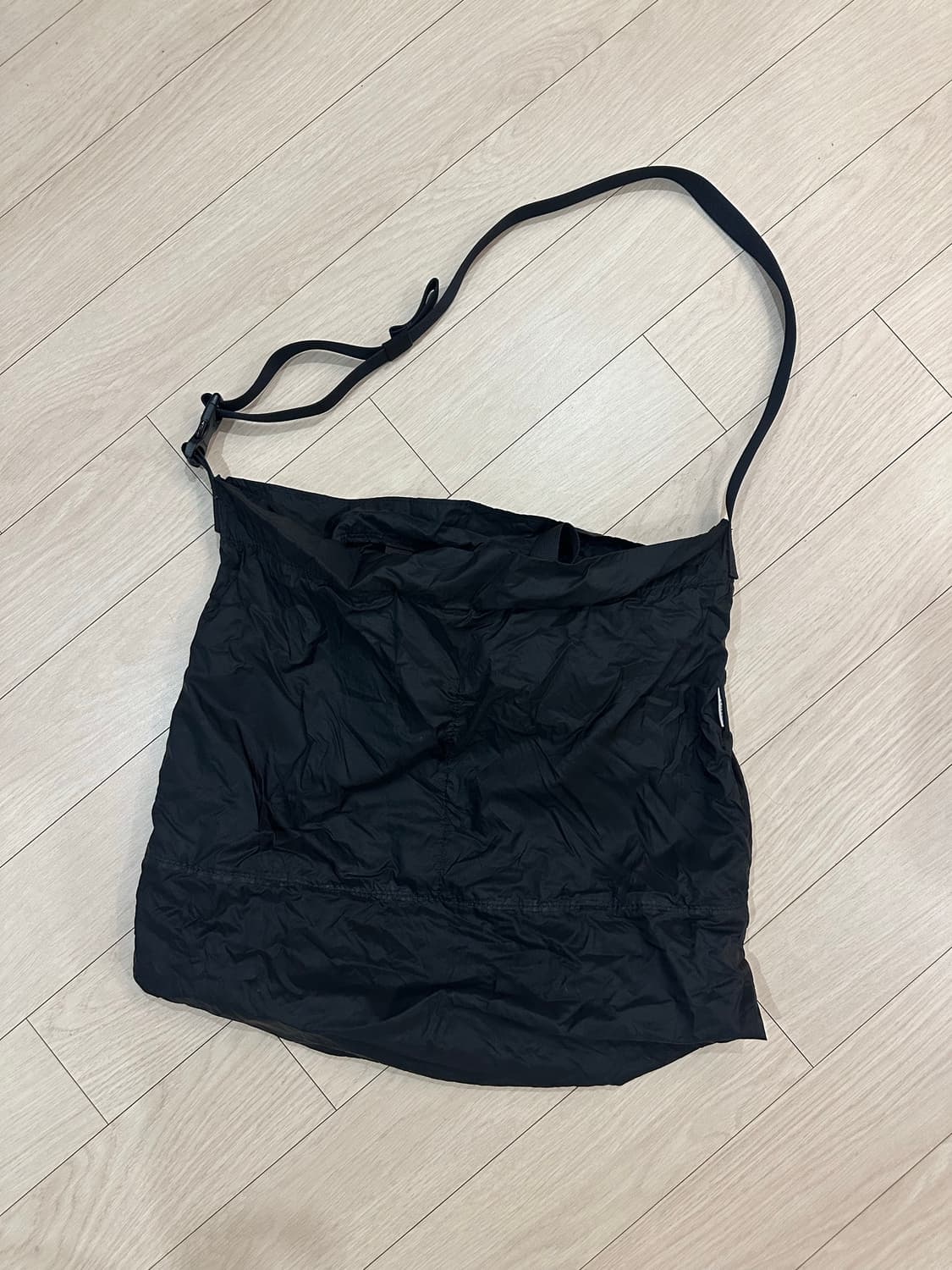 앤즈앤드민즈 패커블 숄더백 블랙 상품이미지3