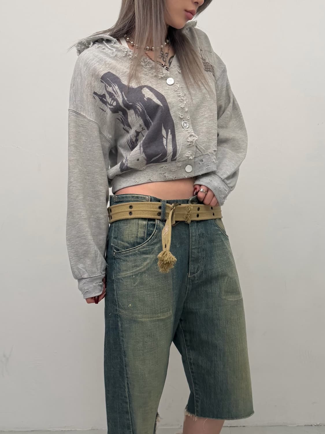 우먼 프린팅 디스트레스 크롭 후디 상품이미지2