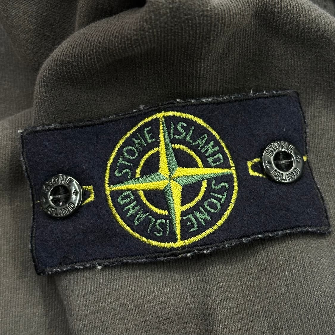 스톤아일랜드 챠콜 롱슬리브 상품이미지5