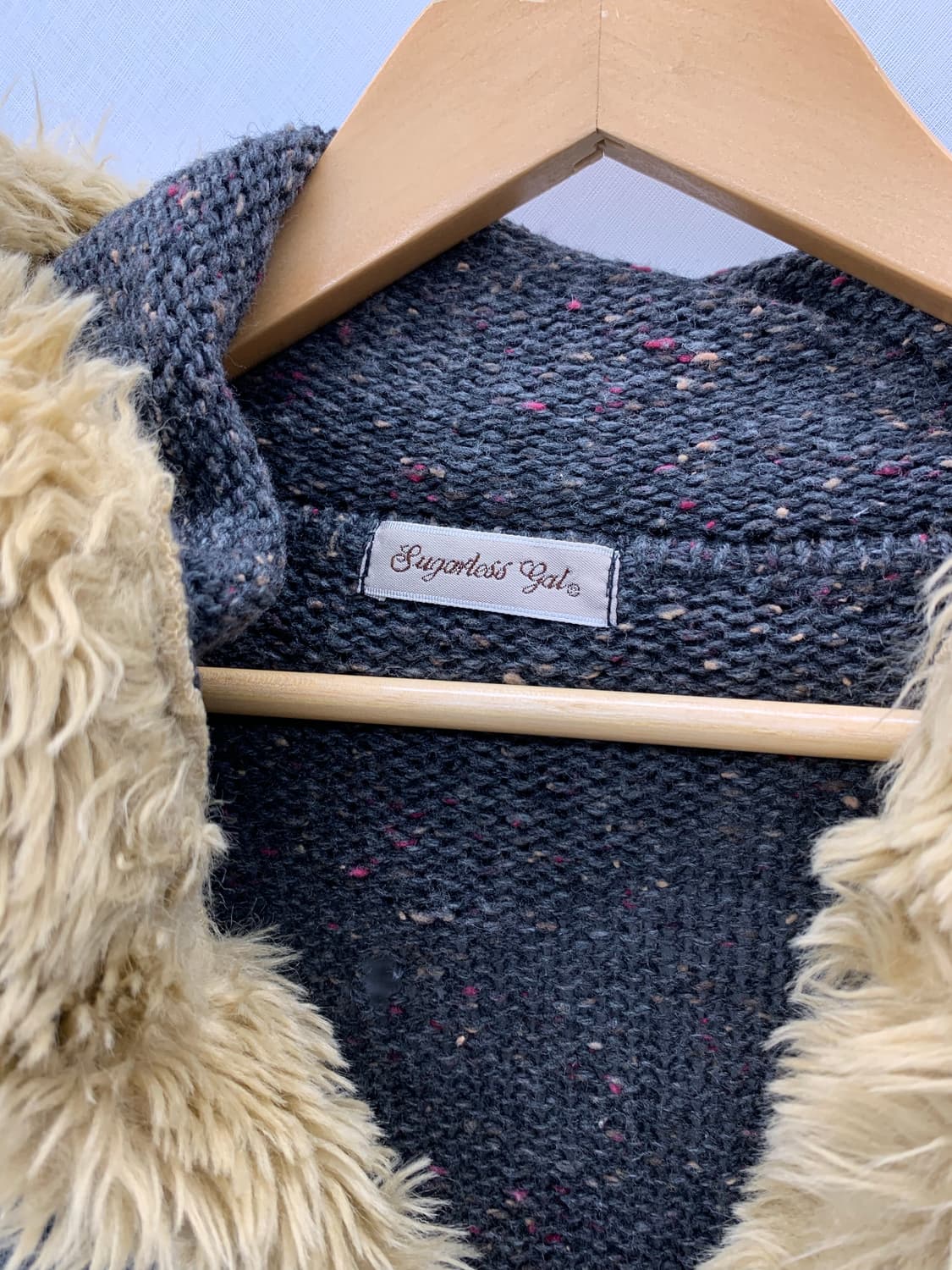 Sugarless gal 퍼 후드 버클 롱가디건 상품이미지5