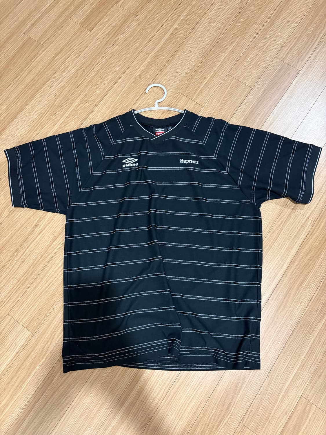 (Asia L) 슈프림 엄브로 싸커저지 상품이미지1