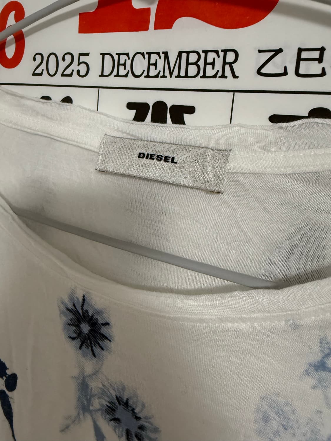 디젤 플로롤 핸드패인팅 컷소우넥 티셔츠 상품이미지2