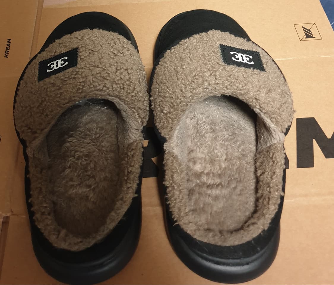 양털 패딩 슬리퍼 블랙 (245) 상품이미지4