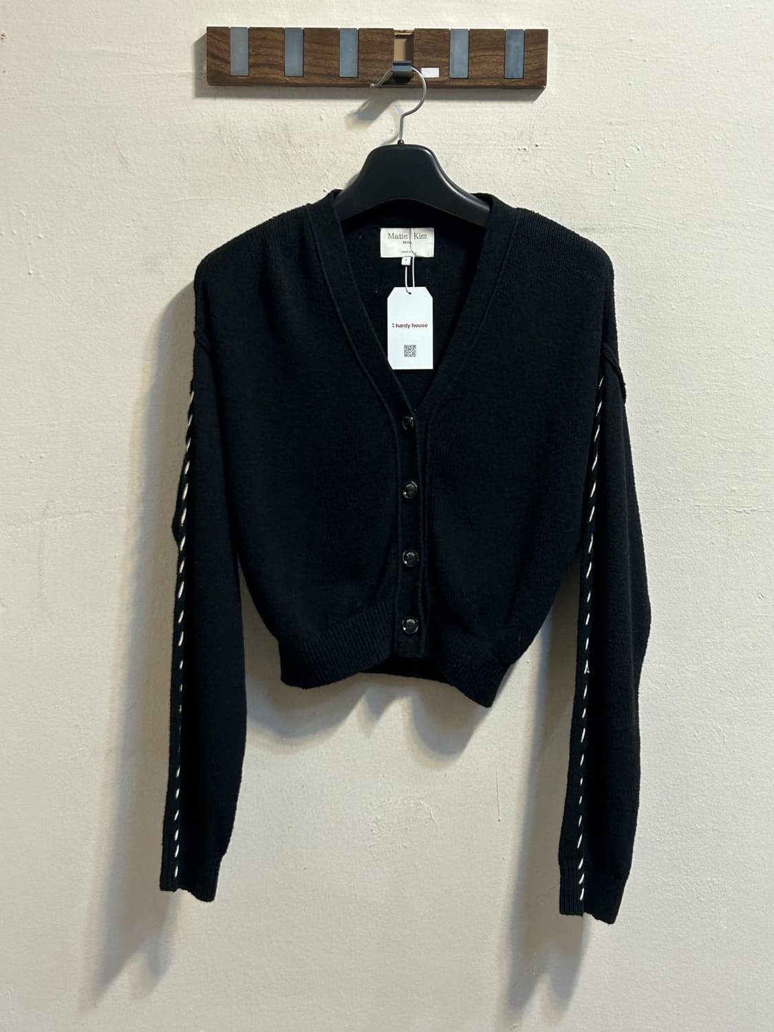 마뗑킴 사이드 스티치 크롭 가디건 상품이미지1