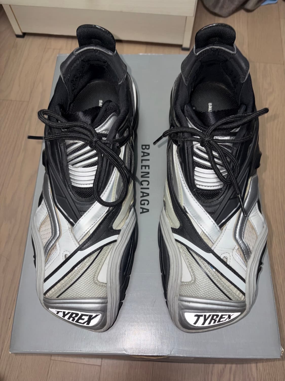 발렌시아가 타이렉스 (42) 블랙 그레이 상품이미지1