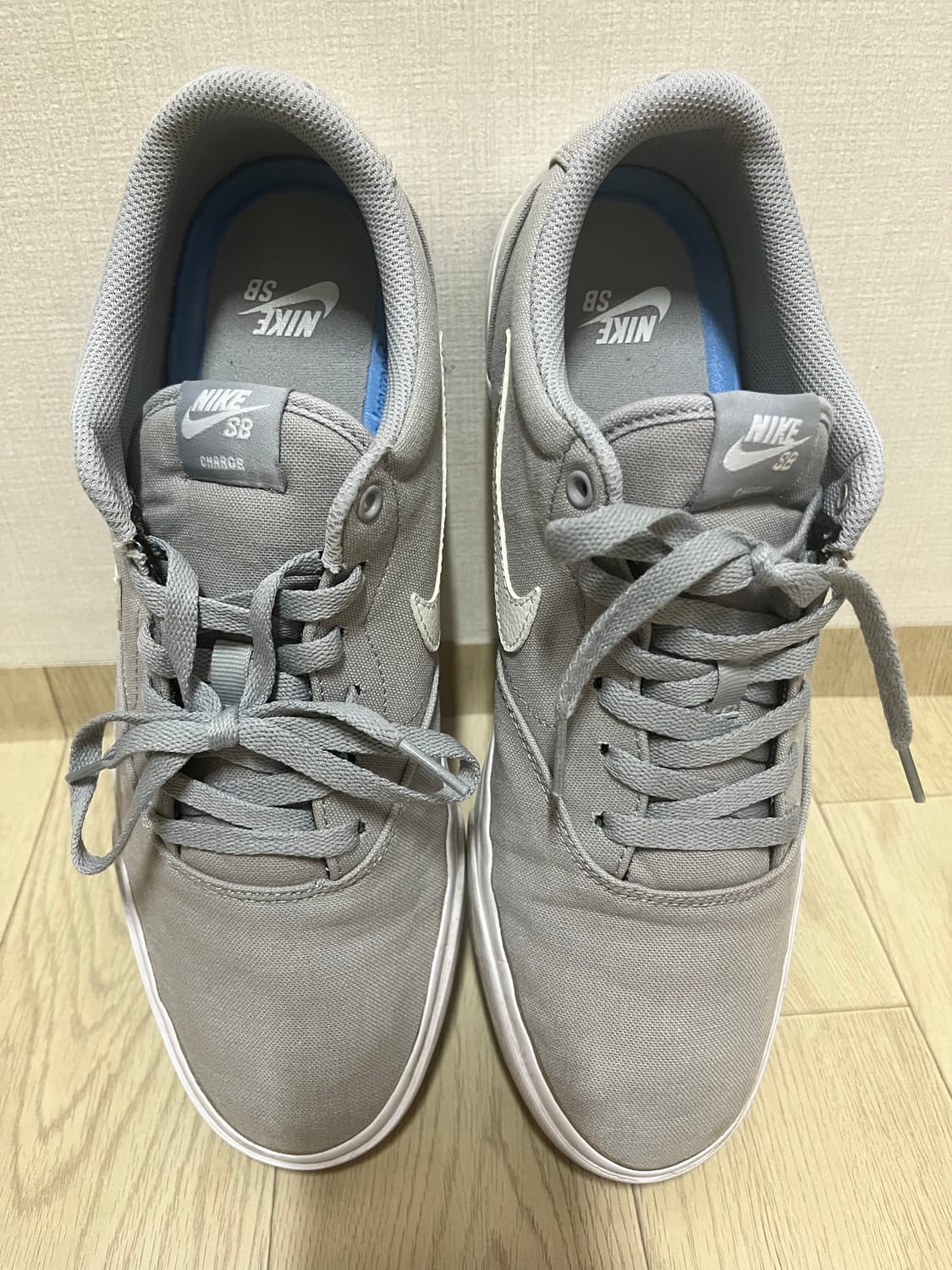 나이키 SB Charge 캔버스 스니커즈입니다 상품이미지1