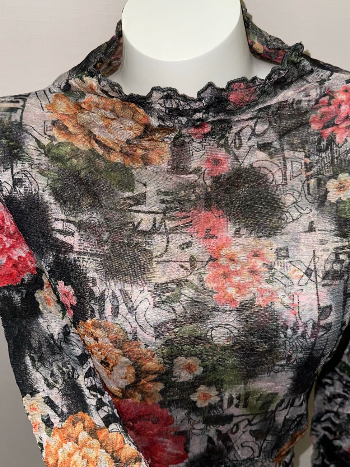 오리엔탈 로즈 메쉬 시스루 반폴라 슬리브 상품이미지3